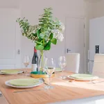 4-bed Family House In With Park View Prázdninový dům *