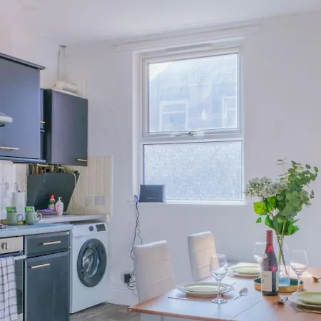 4-bed Family House In With Park View