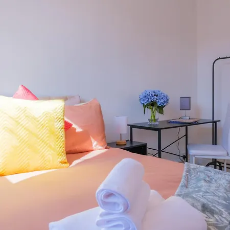 4-bed Family House In With Park View *