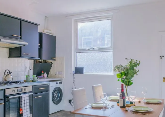 4-bed Family House In With Park View