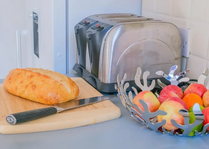 4-bed Family House In With Park View *