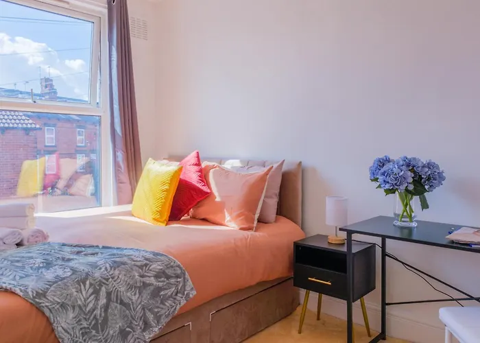 4-bed Family House In With Park View 度假居 *