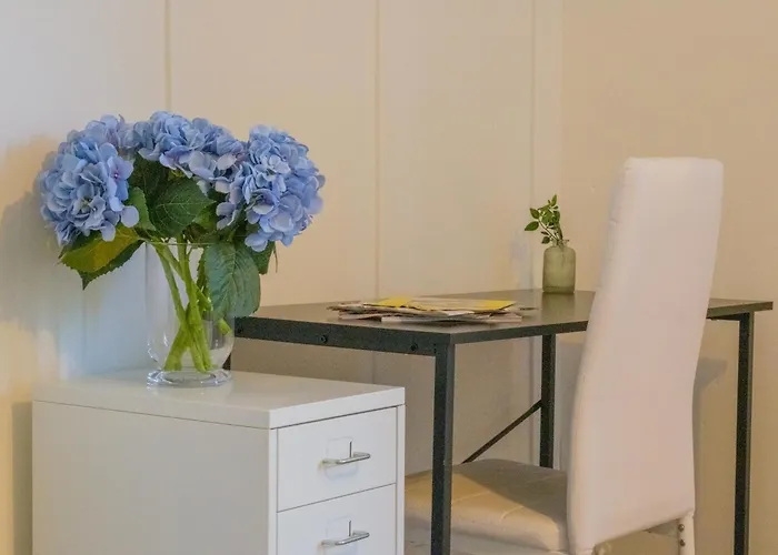 度假居 4-bed Family House In With Park View