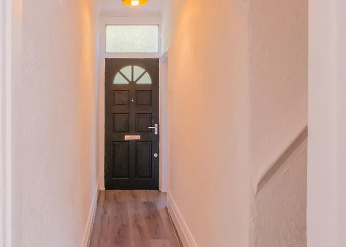 4-bed Family House In With Park View