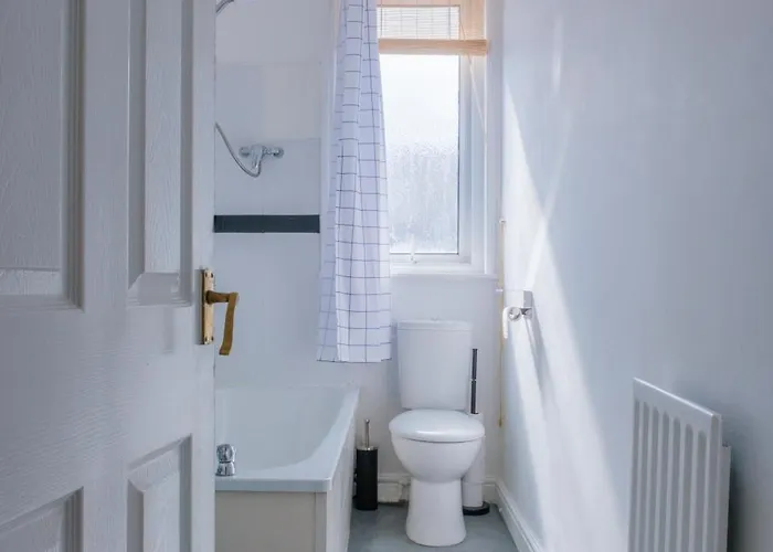 度假居 4-bed Family House In With Park View *