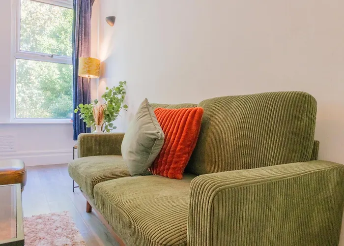 度假居 4-bed Family House In With Park View *