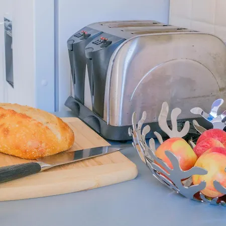 4-bed Family House In With Park View *